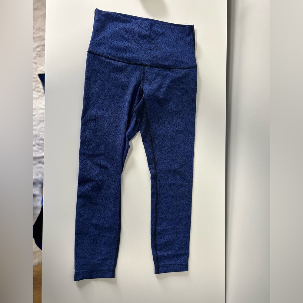Lululemon Women’s Wonder Crop-blue/black-size 8